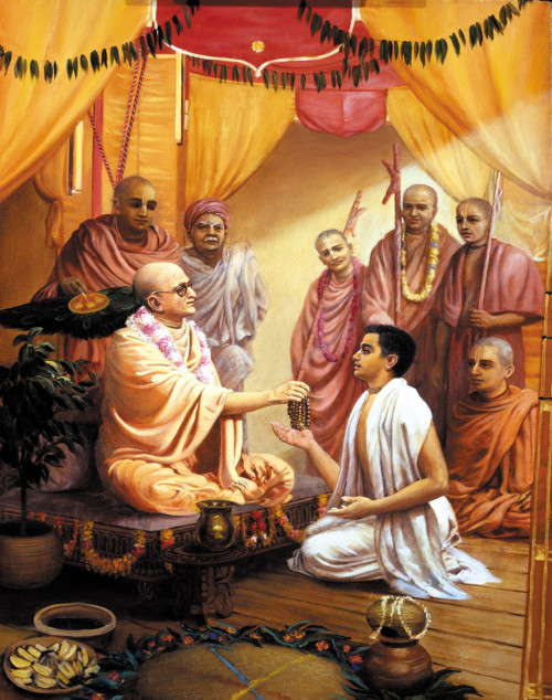 Шрила Прабхупада получает посвящение у духовного учителя