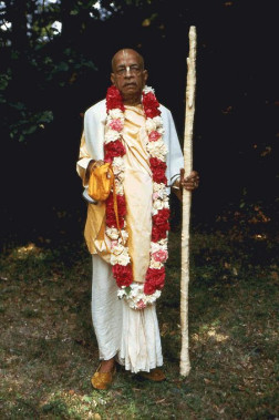 Шрила Прабхупада с дандой. 1974
