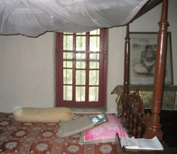 Комната Бхактисиддханты Сарасвати Тхакура
