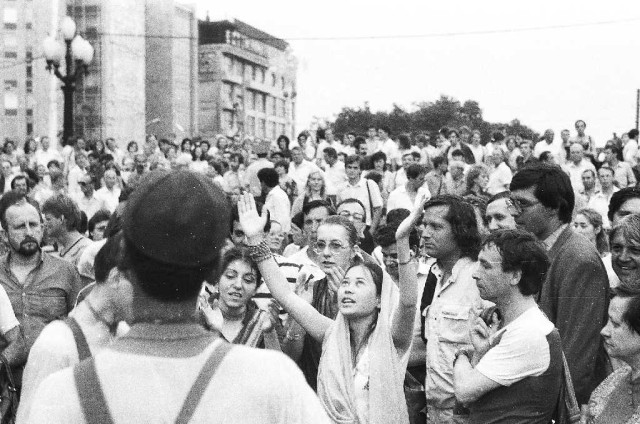 Гаятри д.д. взывает к Кришне. 1987-88 Харинамы по Москве