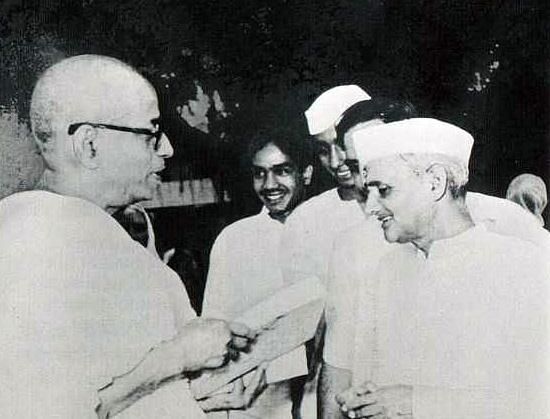 1964 Шрила Прабхупада и премьер-министр Индии Лал Бахадур Шастри. Нью-Дели