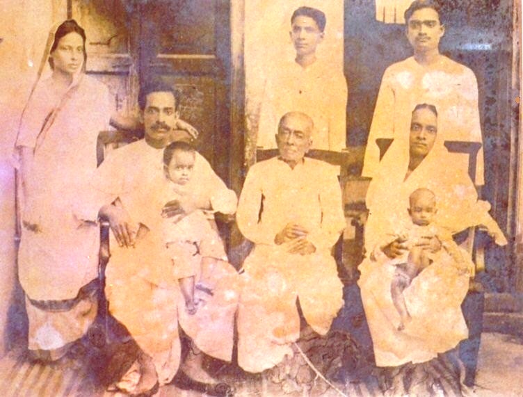 Шрила Прабхупада и его семья