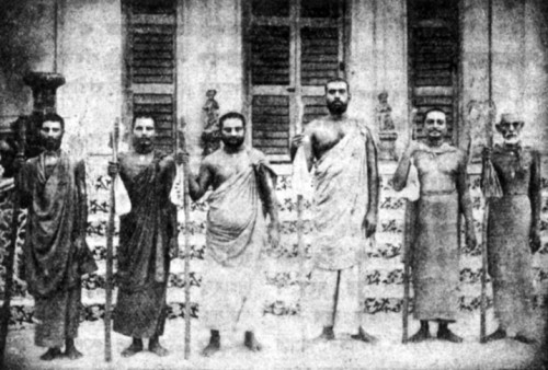 Санньяси-проповедники Гаудия Миссии во время чатурмасьи