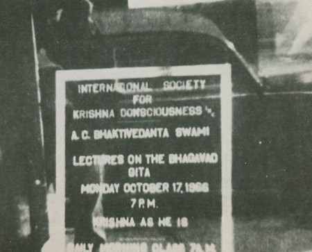 Первая вывеска Общества Сознания Кришны в Нью-Йорке в 1966 году