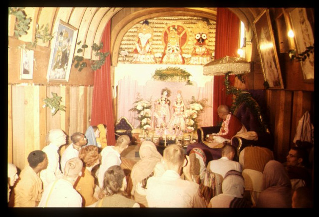 Шрила Прабхупада и Шри Шри Радха-Лондонишвара