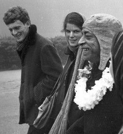 Шьямасундара, Малати, Шрила Прабхупада на утренней прогулке в Сан-Франциско, 1967