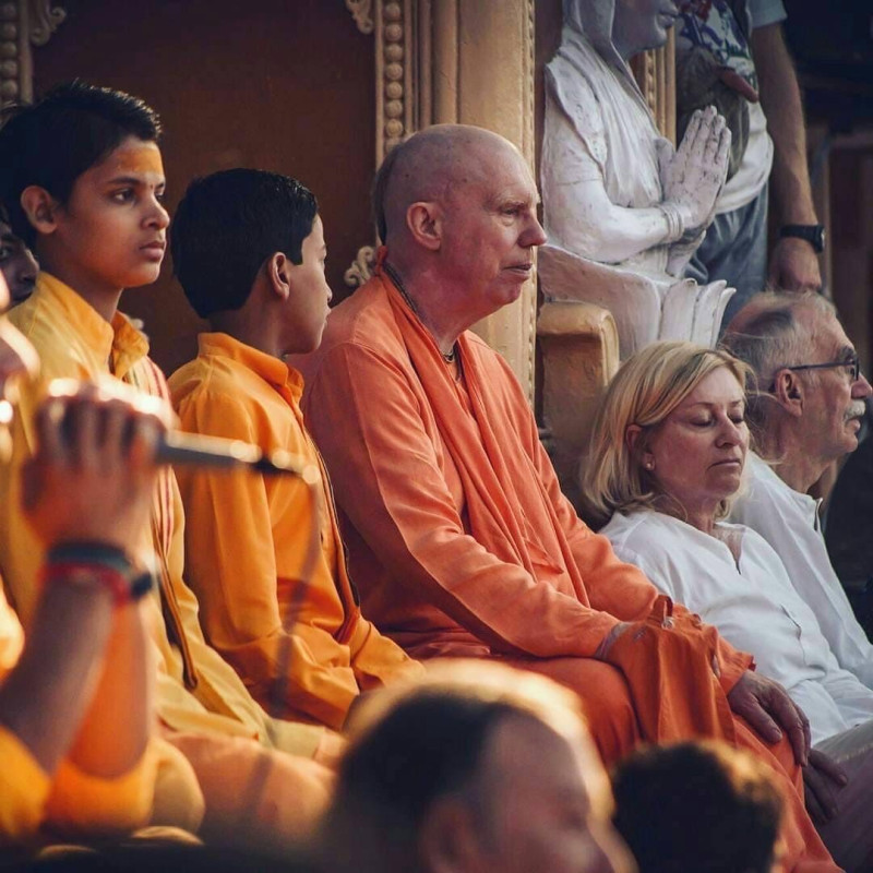 Бхакти Чайтанья Свами - Кришна хочет, что бы мы совершали служение Ему