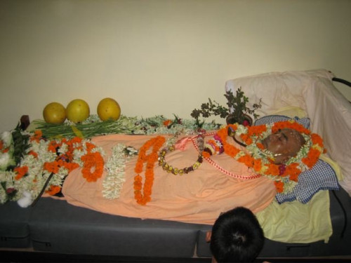 Bhaktisvarupa Damodar Swami. Вхождение в раса-лилу.