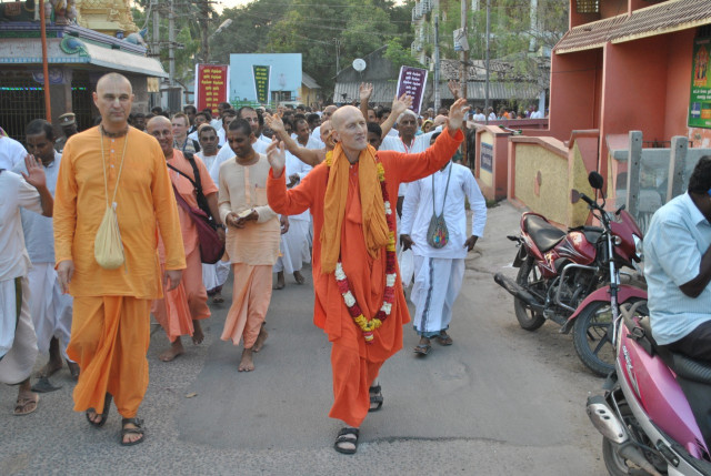  Вьяса-пуджа фестиваль Е.С. Бхакти Викаши Свами Махараджа (c 23 по 25 января 2015 года, Канчипурам, Тамил Наду, Индия)