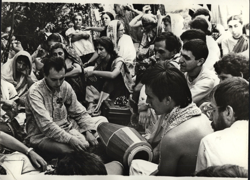 Одна из подпольных программ Прабхавишну Прабху (его на фото нет) 1987