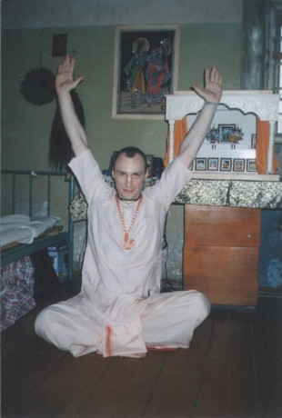 Андрей Судариков (Прабху дас)  в вологодской тюрьме. 2002 год