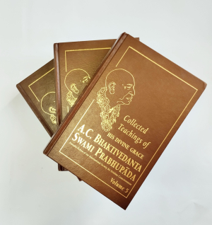 Собрание лекций Его Божественной Милости А.Ч. Бхактиведанты Свами Прабхупады по Чайтанья Чаритамрите в 3-х томах (на англ. языке) РАРИТЕТ