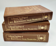 Собрание лекций Его Божественной Милости А.Ч. Бхактиведанты Свами Прабхупады по Чайтанья Чаритамрите в 3-х томах (на англ. языке) РАРИТЕТ