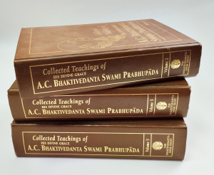 Собрание лекций Его Божественной Милости А.Ч. Бхактиведанты Свами Прабхупады по Чайтанья Чаритамрите в 3-х томах (на англ. языке) РАРИТЕТ