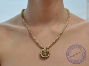 Кантхималы (бусы) из Туласи. 1,5 ряда. С кулоном "Шри Радха". С Радха-кунды (эксклюзив). Светлые.