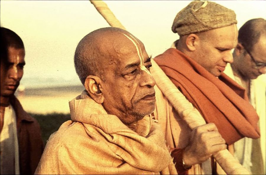 Srila-Prabhupada-on-morning-walk-in-grave-mood