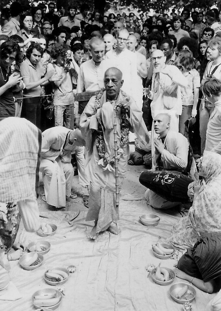 Bhaktivaibhava Svami i Prabhupada 05